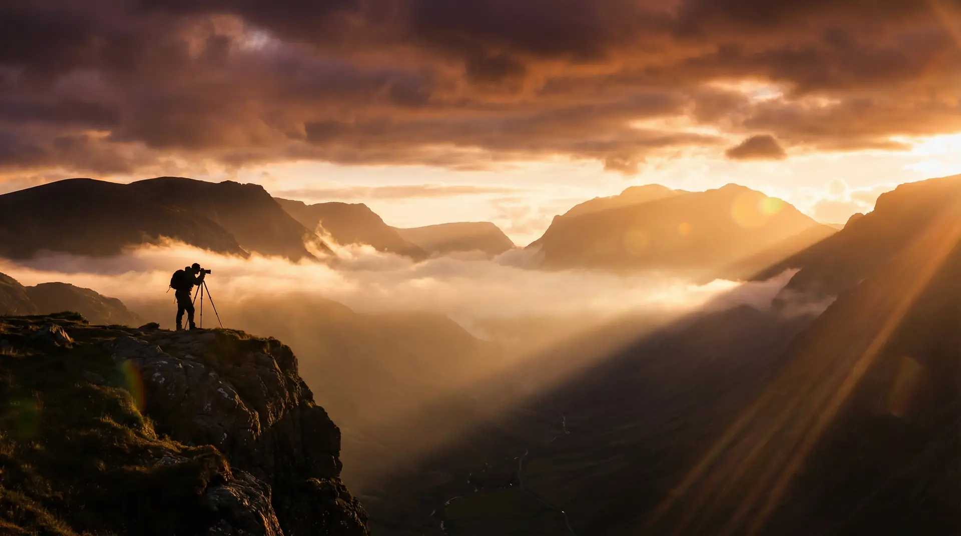 免费观看180分钟高清电视剧 今日焦点摄影作品 - 金色黄昏下的山谷风光